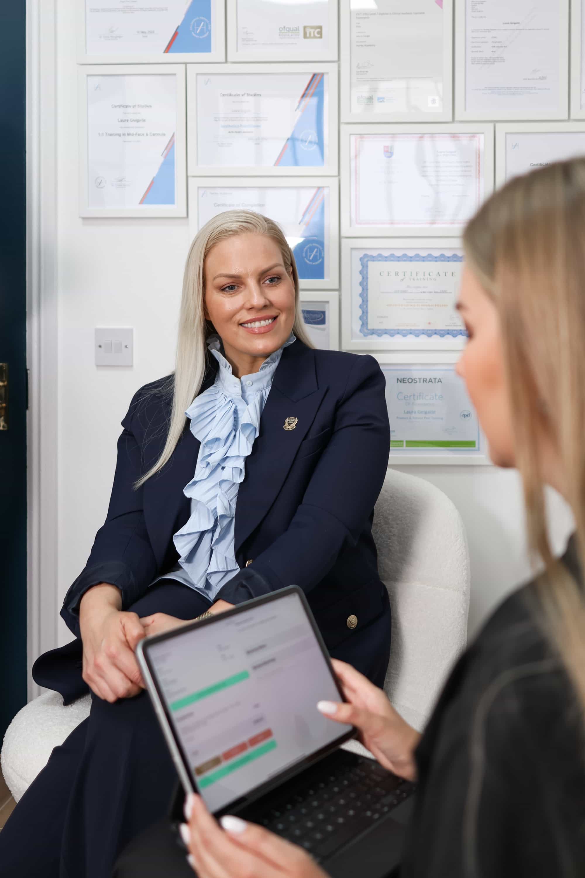 Light Eyes Ultra - Dark Circles Treatment near Chobham, Surrey